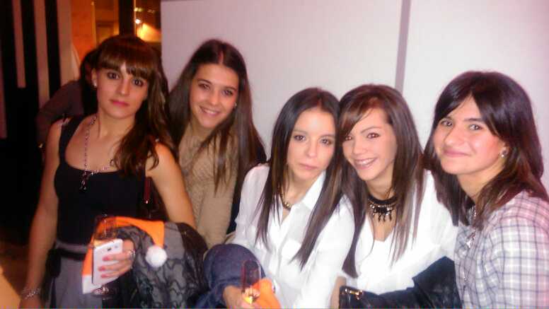 patry_marcos's tweet photo. Con las titiss!! #Nochebuena :)) @Susy_aSt @Andreea_Kdx @taniadlrosa @sararg2 http://t.co/wuKRQSHxhB
