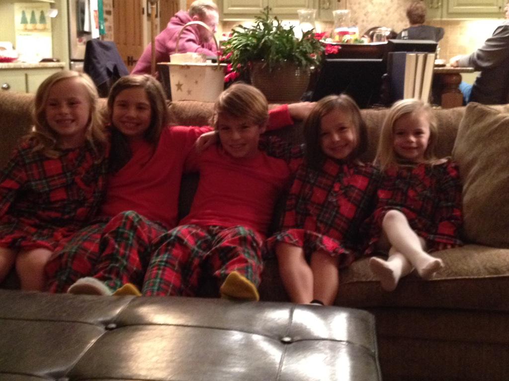 jmrebel22's tweet image. Christmas Eve at Tish's and Papa's!! #Santa@corner @pcd52 @jspoonz1977