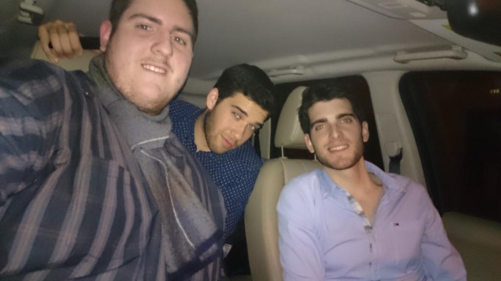 Escacri's tweet photo. A por una buena noche! @Ukord76 @jedor14 http://t.co/sbmrDVGQGp
