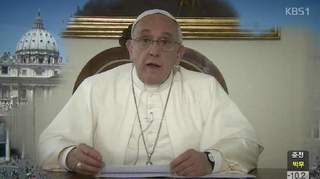 프란치스코 교황이 한국인에게 보낸 '성탄 메시지' i.wik.im/201748 by <a href="/nanamjmj/">민정</a> 교황이 특정 국가를 위해 성탄 메시지를 발표한 건 이례적인 일입니다. #크리스마스