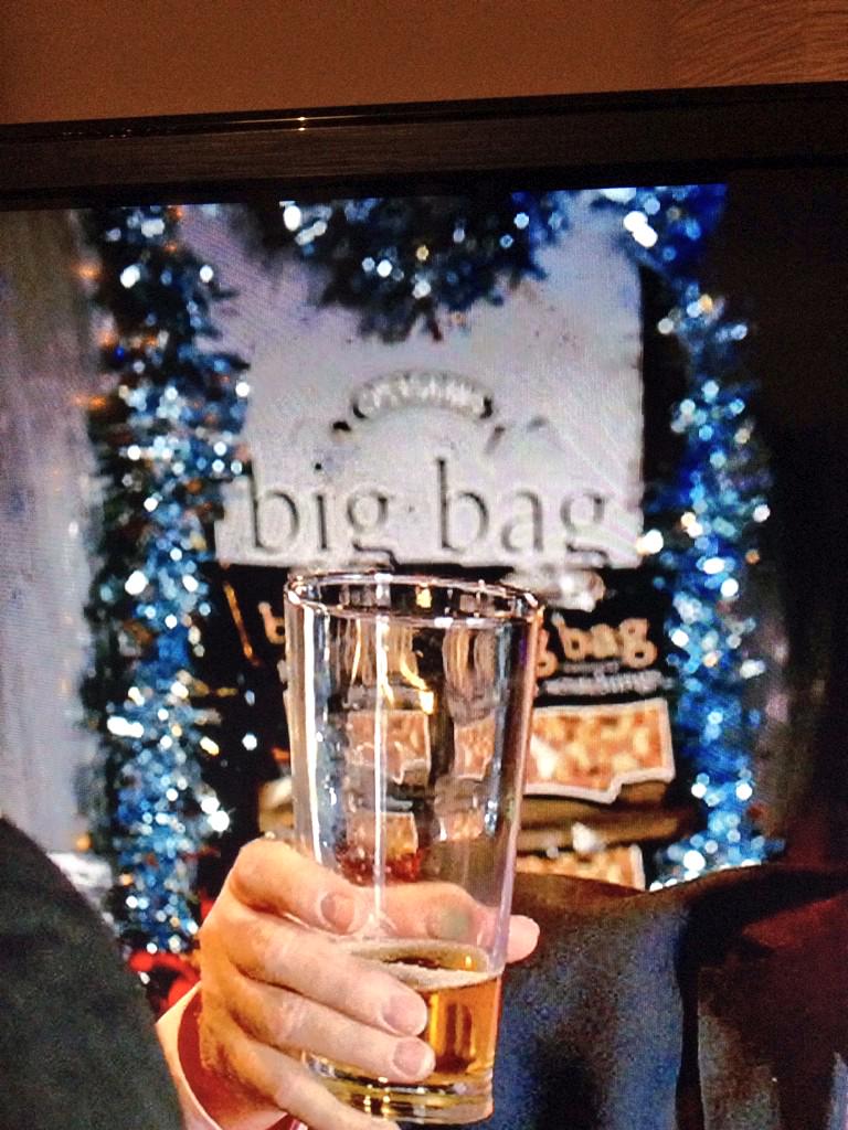 andy71baxter's tweet photo. @freshersfoods our #openshaws #BigBag #scratchings were on #StellaChristmasSpecial on @sky1 http://t.co/GRAp3k8lxk