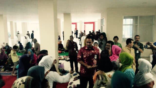 Alhamdulillah -- Pasar Bulu tahun ini sesusai komitmen saya -- kemarin Tasyakuran Masuk Kembali Pedagang Pasar Bulu