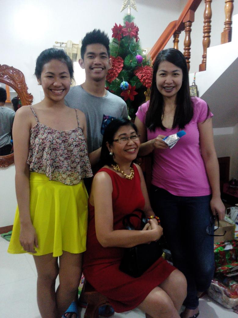 itspjfernandez's tweet photo. #Insertpapa #Christmas2014 http://t.co/S6jDOYvKLU