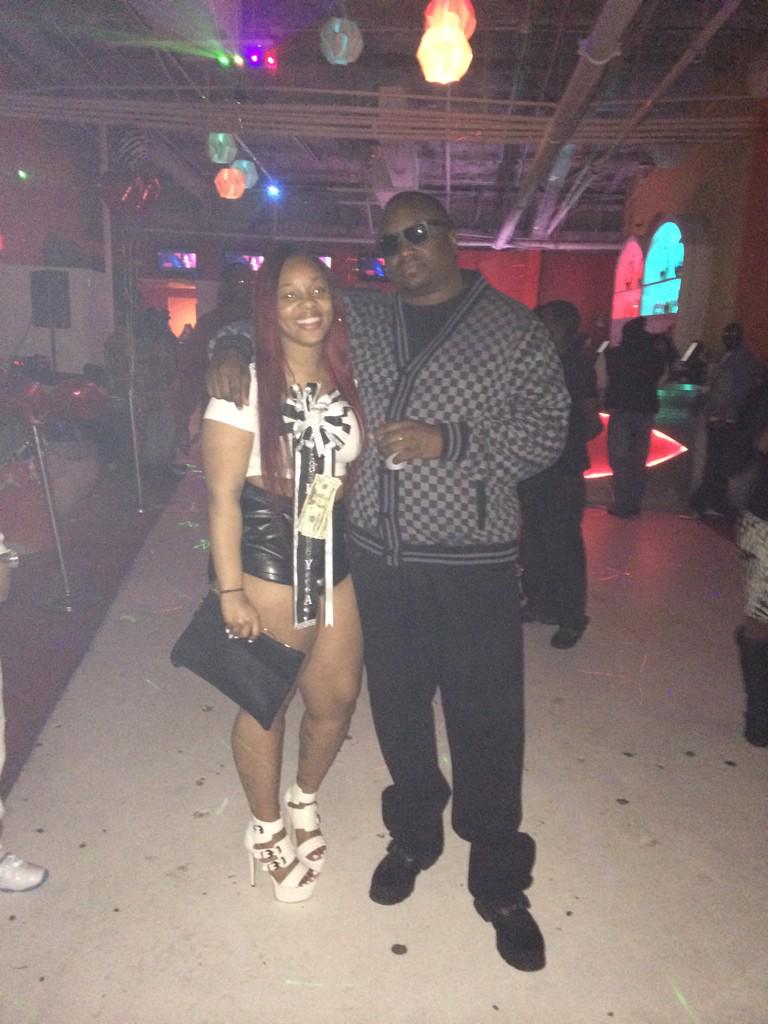 Eric_allday17's tweet photo. Sunday night at #clubendzone http://t.co/lq6khexQ99