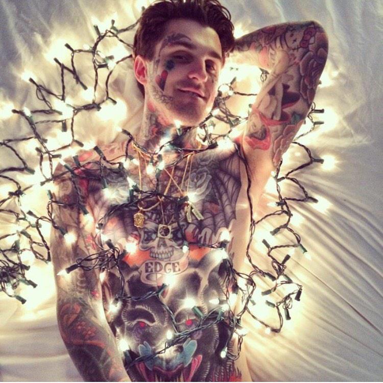 Metzli_21's tweet photo. Hey Santa, all I want for Xmas this year!!! 😍 @TheRyanxEdge #CaliforniaMen #AllIWantForChristmas 😍😍😍❤️❤️❤️🎁🎄🙌👌 http://t.co/DlZMJp228b