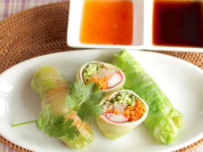 ★レタス生春巻き 1本35kcal

レタス1玉
にんじん1/2本
きゅうり1/2本
もやし1/4袋
カニカマ1本
大葉適量

①材料を細く切り、レタスで巻くだけ☆
低カロリーだからたくさん食べれるよ♪
　#ダイエット