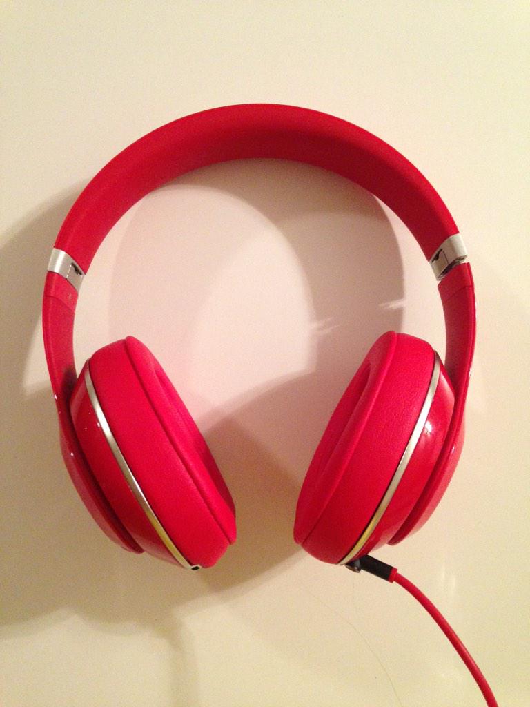 samiiandee's tweet photo. In love with my new beautiful babies. #BeatsStudios ๐ถ http://t.co/XnvSCPpjzH