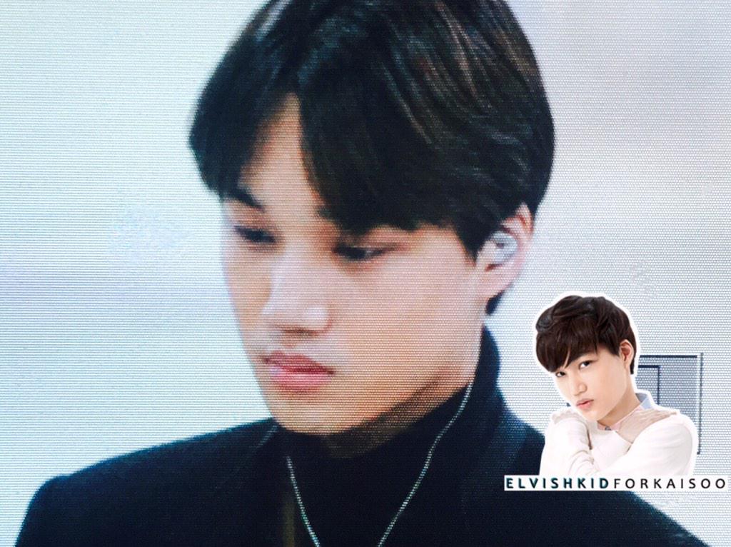 elvish_kid's tweet photo. 20141225 Gimpo Airport预览 #카이 #디오 merry X-mas💕 http://t.co/RD5awdCbac