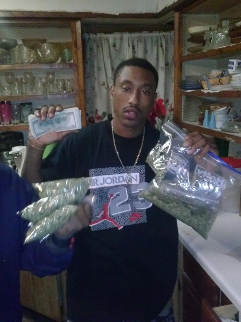 _9300d's tweet photo. Imma money getting nigga http://t.co/jALvujpjuW