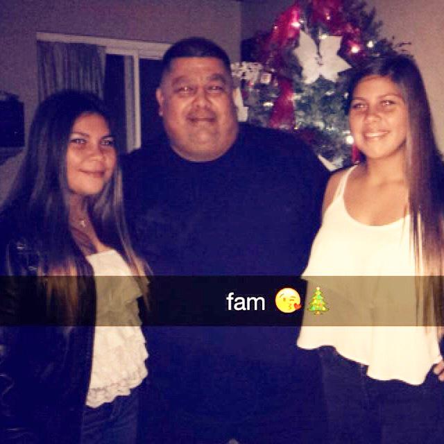 Reeses_piecesss's tweet image. Three R's 🎄🎁 @rayna_moraga12