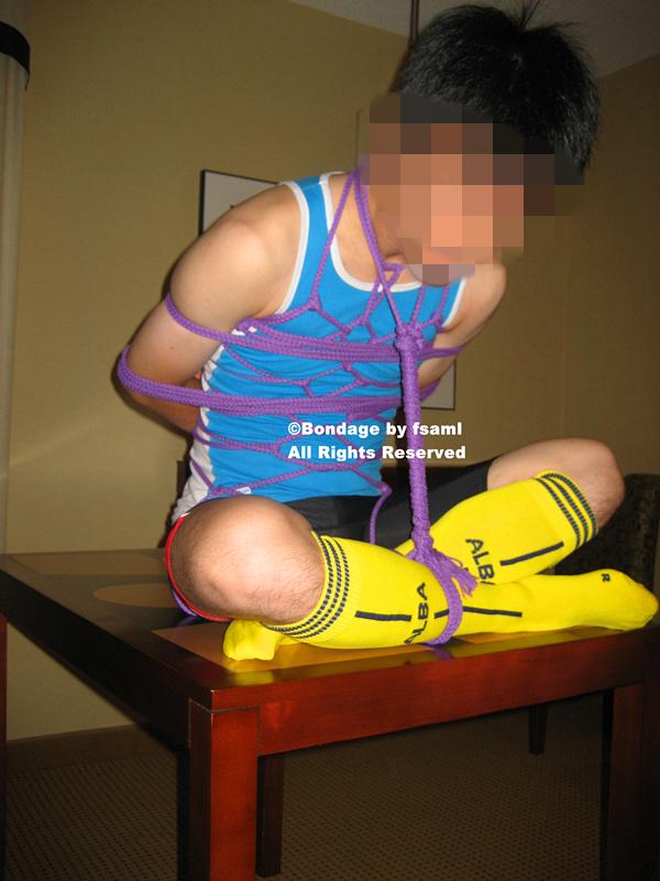 fsaml_recon's tweet photo. soccer boy punishment http://t.co/mAYhPXk5pi