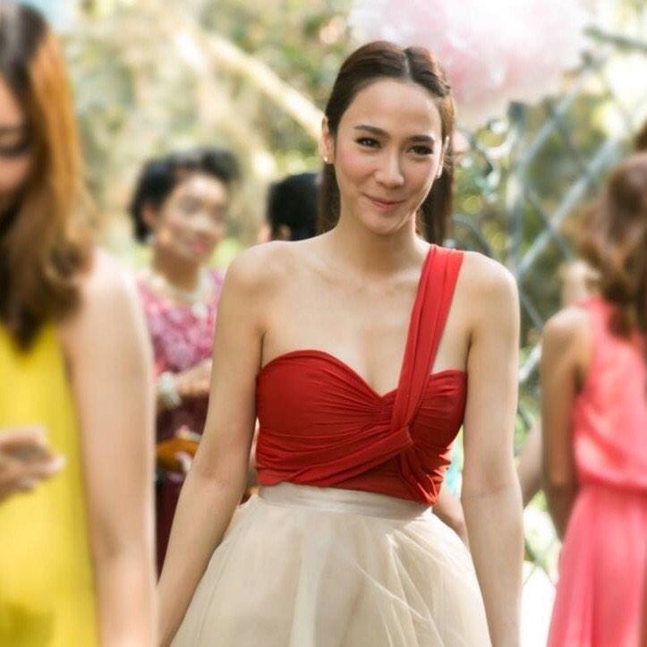 MajorGroup's tweet image. อยากไปฉลองคริสต์มาสและปีใหม่กับ "ไบร์ท" สาวสุดเพอร์เฟคแต่ยัง"โสด"จาก #ซิงเกิลเลดี้ #เพราะเคยมีแฟน กันไหมจ๊ะหนุ่มๆ ^^