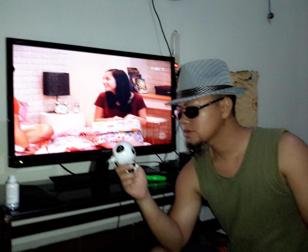 fazrullah_m's tweet photo. @netmediatama Selamat Natal dan Tahun baru #NETMILIUNER_2 http://t.co/duY3ObgJuy