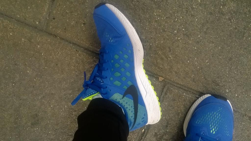 InesLLR's tweet photo. La carrera del pavo patrocinada por Segorunners http://t.co/lCdiDHoNbD