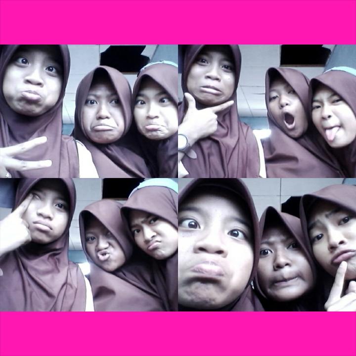 HAHAHH!Helloww,selamat malam,we are 3PeA'😁😝✌*uglyface_-