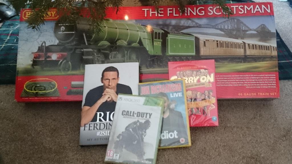 azy1982's tweet image. I haven't done this well at #Christmas since my first transformer in 1984! No socks &amp;amp; hornby trainset lol #sad #geek