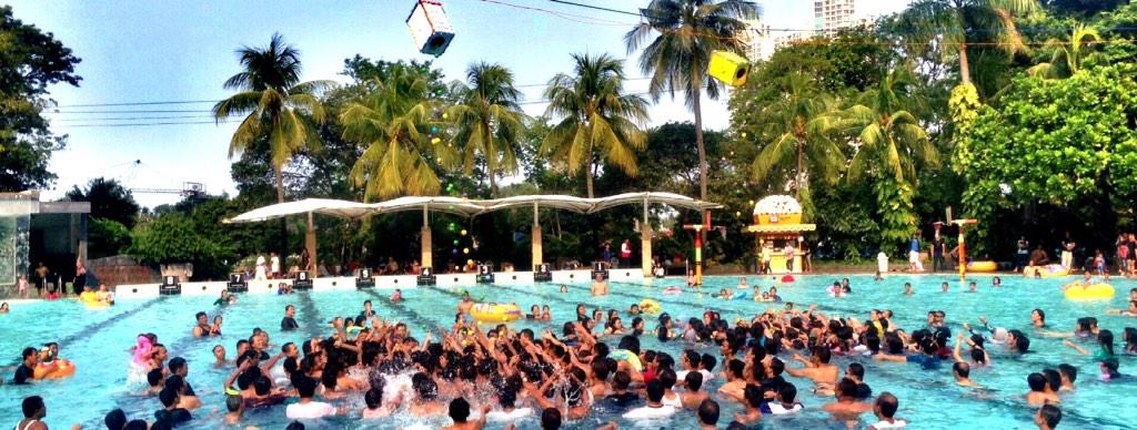 AncolAtlantis's tweet photo. 3.. 2.. 1..!!! Tebar Bola Berhadiah edisi #natal2014 http://t.co/gWkYcsutuy