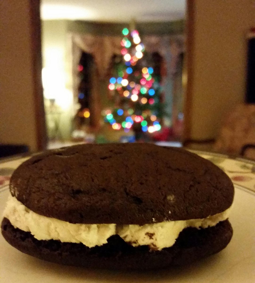 bgrhubarb's tweet photo. Happy Christmas! #ChefNeph made whoopie pies from scratch. Yum! http://t.co/OBRrxzrkz3