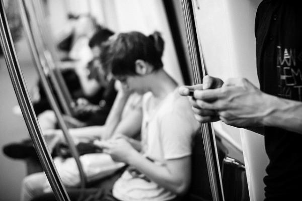 lesinrocks's tweet photo. Les smartphones modifient la structure de notre cerveau http://t.co/MaoNu6XTj9 via @lemondefr http://t.co/lhKcXsVKvW