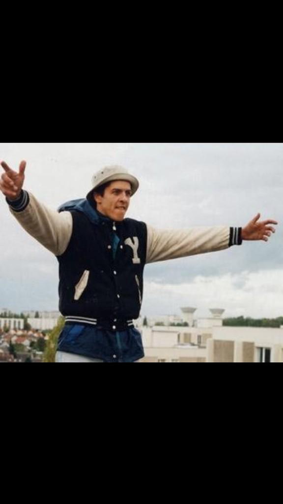 GRADIDUR's tweet photo. Je vous baise tous! Je vous dois rien !! Y'a que Maman qui m'a donné du lait!!! http://t.co/jEiF3nXmdG