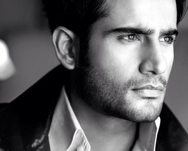 desimalemodels's tweet photo. Karan Tacker http://t.co/UFCTvFNQss