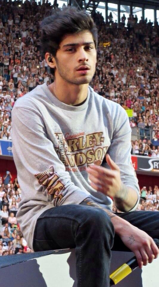 desimalemodels's tweet photo. Zayn Malik http://t.co/F5s1Ls1kUC