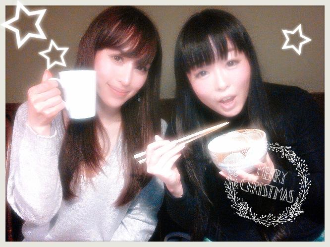 TS忘年会なぅだよ(=ﾟ&omega;ﾟ)ﾉ♪山咲みみ姐さんが、優衣リィTwitterでtweetデビュー♪！&rarr;　ゆぃり～＆やまみみ～♪のほほんクリスマスイエイ！来年もみんなでストリップを盛り上げようゼット！！(・&forall;・)人(・&forall;・)☆&uarr;&uarr;