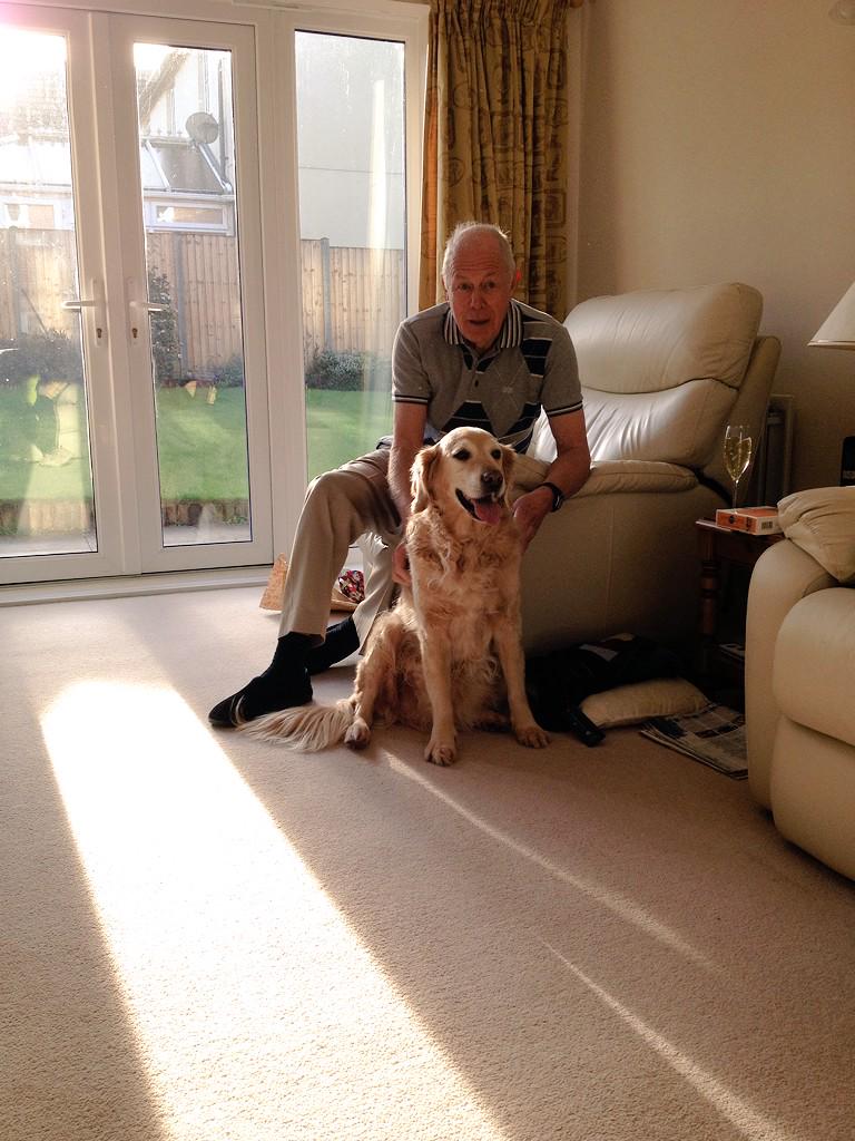 MarkWarren75's tweet image. A happy little girl a xmas.