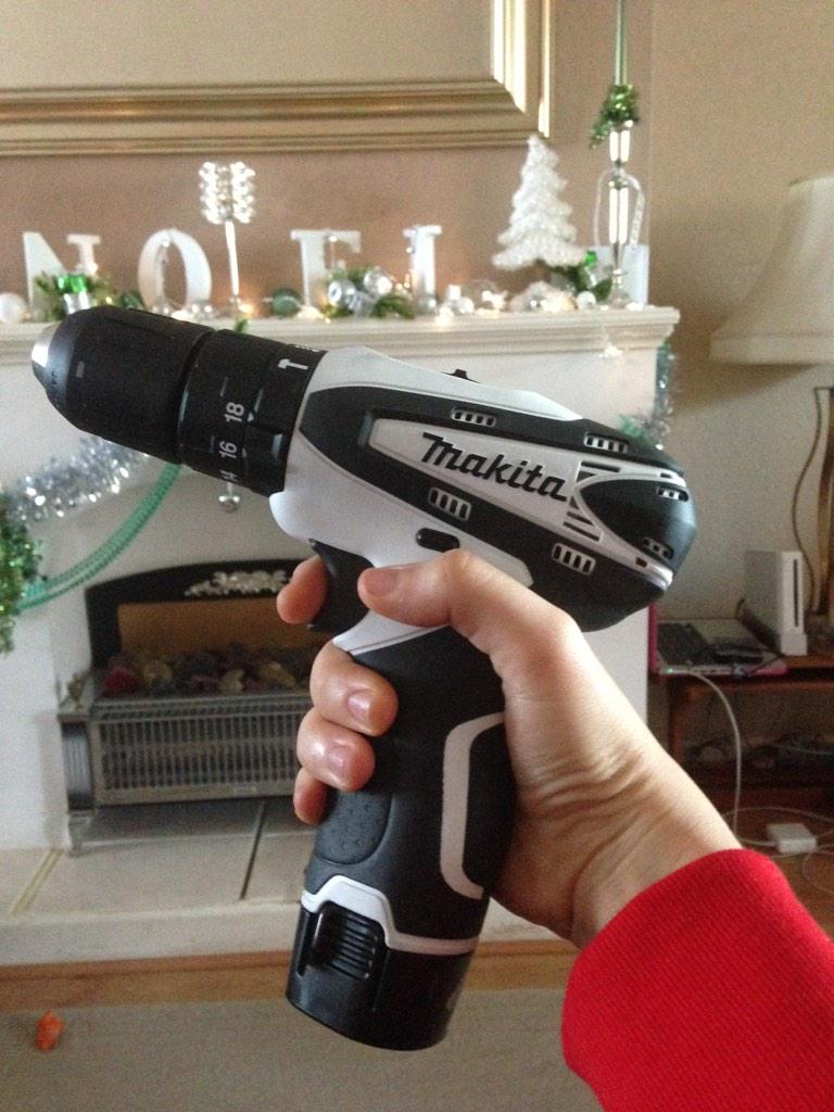 AllyShipway's tweet photo. Happy Christmas to meeeeee 😍😍😍😍😍😍😍😍😍😍😍😍 http://t.co/wWs63UzBNB