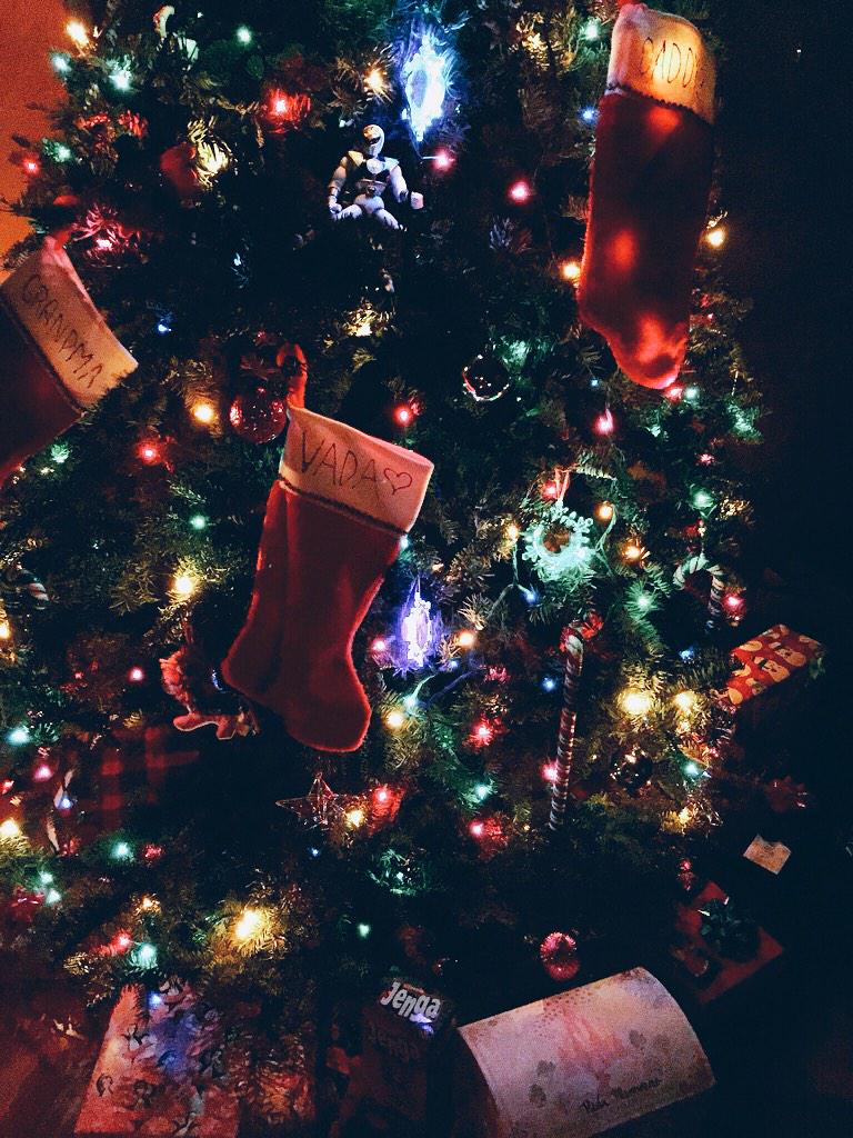 KiDCuDi's tweet photo. Merry Christmas to you and yours Cud Fam!!! http://t.co/cJJTFZ1PN5