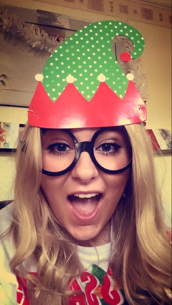 PaigeFillingham's tweet photo. MERRY CHRISTMAS EVERYONE🎄 #ElfingAbout http://t.co/IcwcRgTRD7