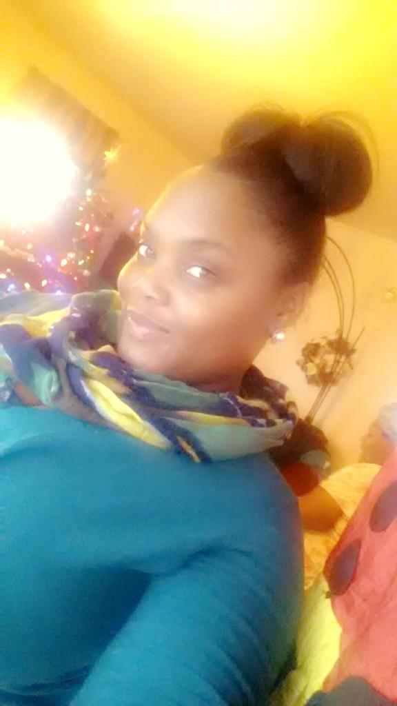 JuneBugg24's tweet photo. Christmas Evvvvvveee 🎄🎁🎅 http://t.co/tjdwAxNRyr