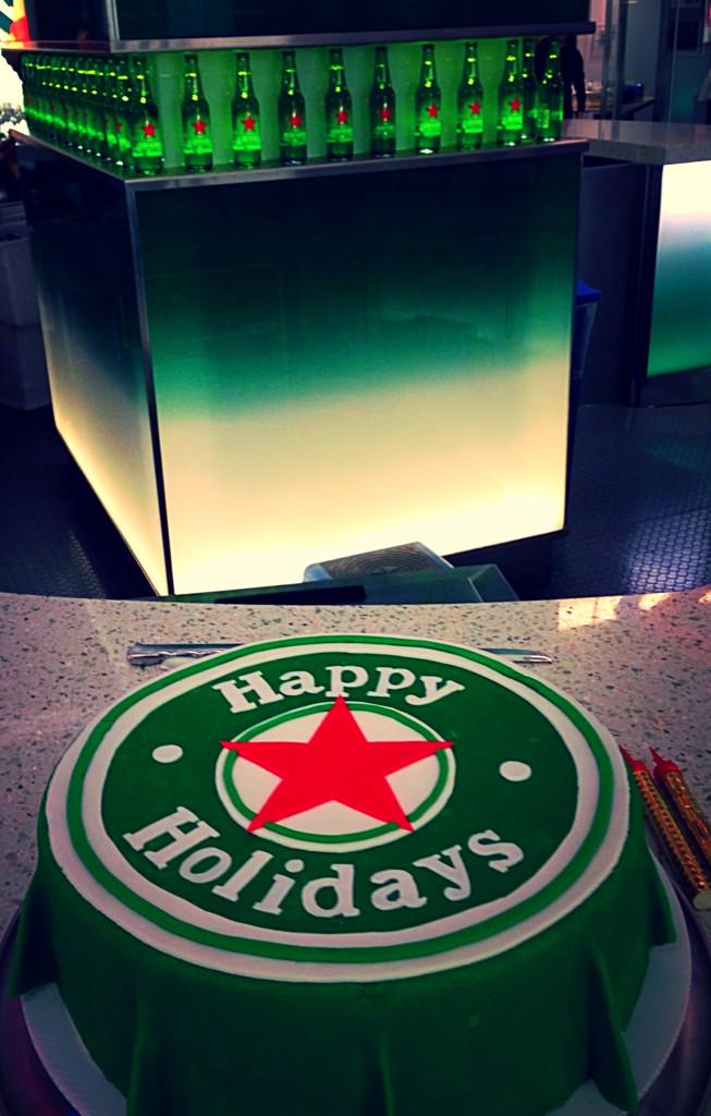 PierPressures's tweet photo. Happy holidays to all and @Heineken_US http://t.co/8ZAMo8C6pL