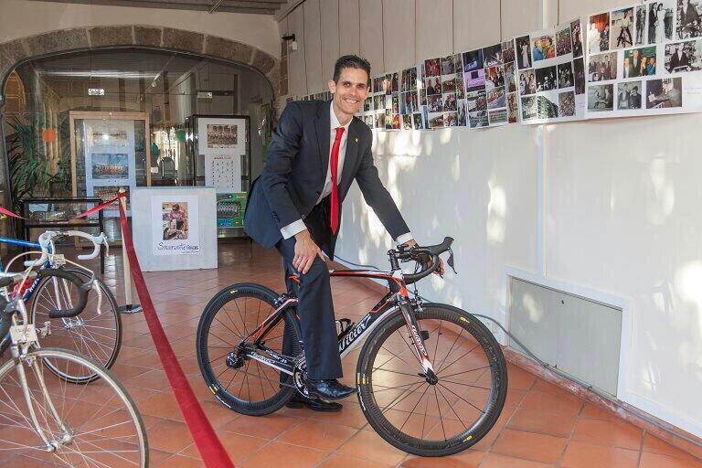 David5Turbo's tweet photo. #fotociclistadelaño Mucho trabajo y gran resultado Lale Cubino Collections,Bejar y Salamanca @AinaraHernando http://t.co/1tFzHbRW99