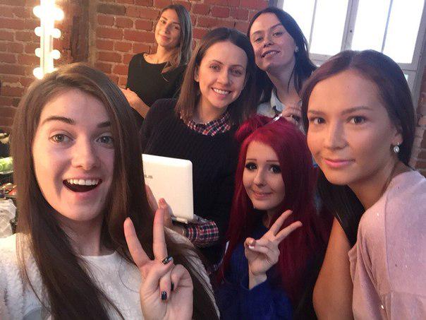 OriflameRussia's tweet image. 5 популярных блогеров из разных стран прилетели в Москву и  побывали у нас в гостях. Как думаешь, что мы затеяли?