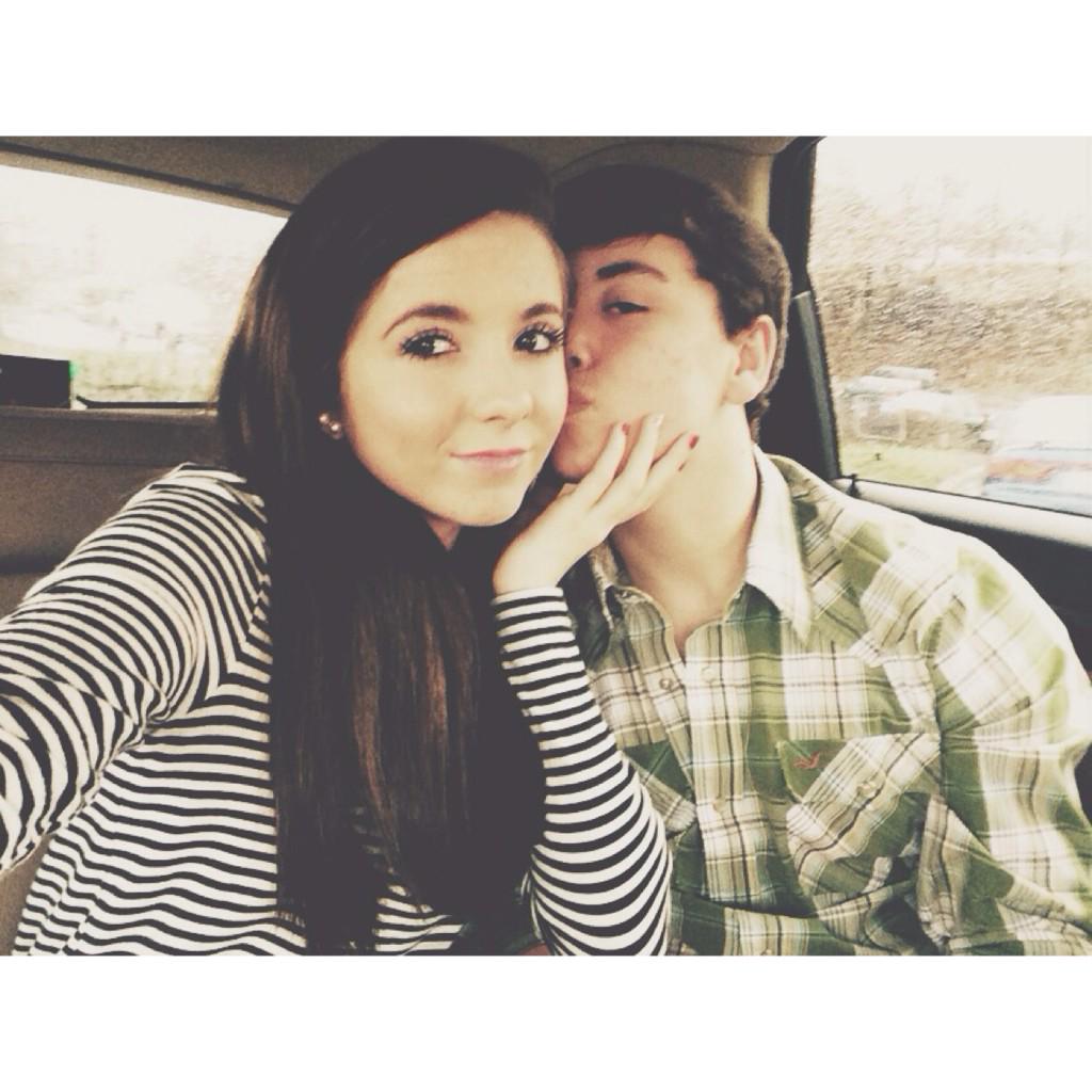 QueenKshay's tweet photo. merry Christmas to the love of my life 🎄🎅🎁 http://t.co/uuX1gwhKNd