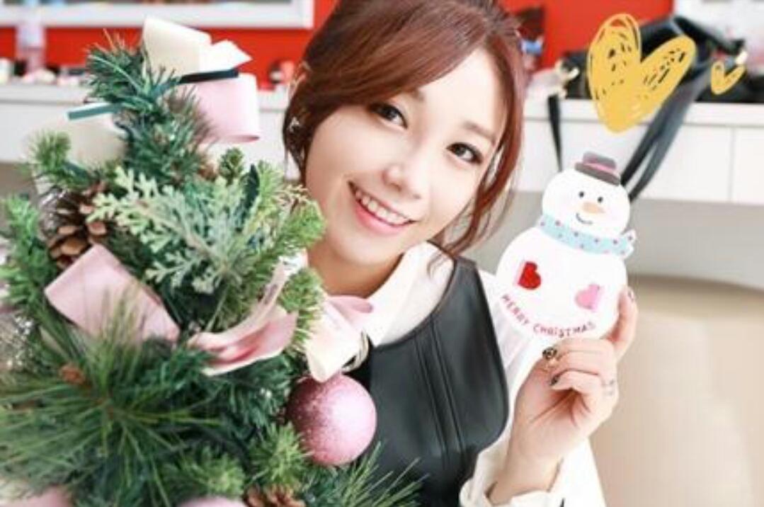 _chaecchae_1's tweet photo. 🎄@_OSH1994 @_zyxing @94Kimkay @wuypn @KSDOEXO @KAMJONGN @EXOCHANF @jzongin @kajongin @byecnbaek @xEXOsMinseok http://t.co/43K9nhakxO