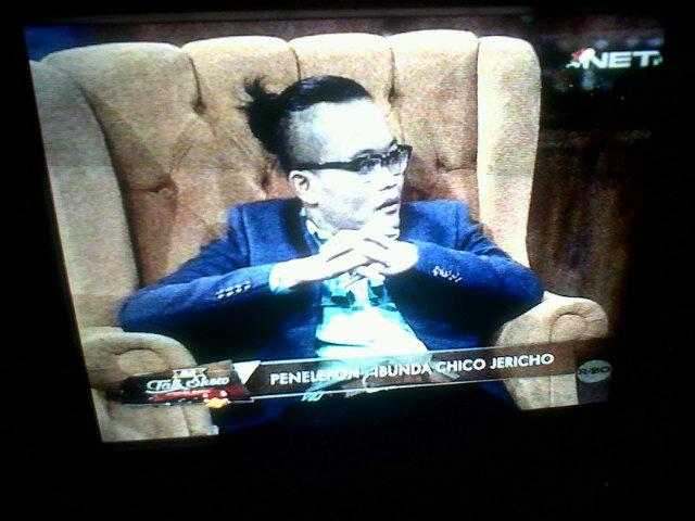 Youlexsaputra's tweet image. Biarpun tv kecil. tapi tetap setia nonton #IniTalkshowNETnatal   di @netmediatama #NETMiliuner_3