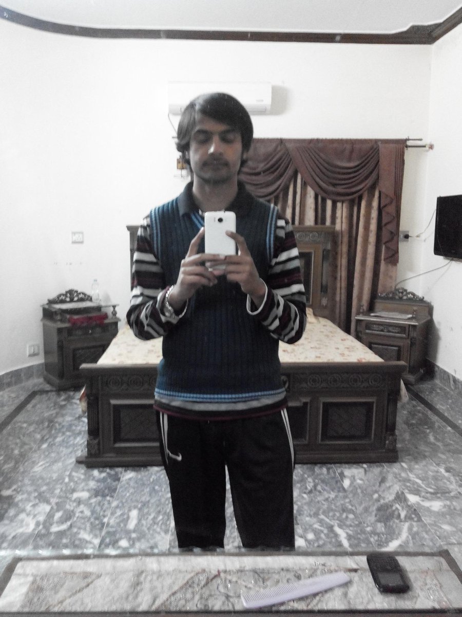 777Python's tweet image. Self Shot