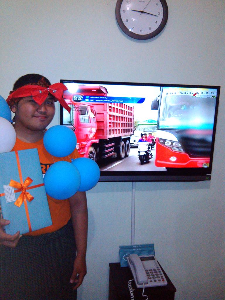 Malem natal dpt kado smoga dalemnya S5 . Clue "RA" <a href="/86netmedia/">86_NET</a>  <a href="/netmediatama/">Netmedia</a>   #Siap86 #NETMILIUNER_4