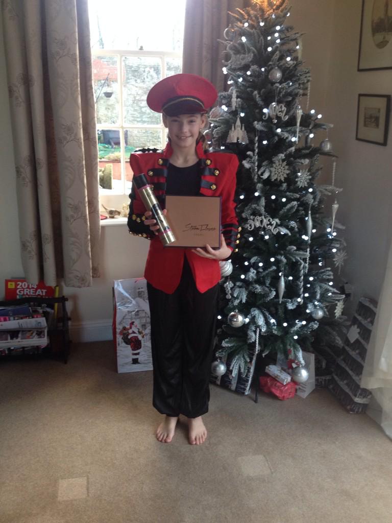 anna🎀 (@annalouise__xo) on Twitter photo Retweet for your little soldier?? <a href="/CherylOfficial/">Cheryl</a> merry Christmas 🎄 Retweet for your little soldier?? <a href="/CherylOfficial/">Cheryl</a> merry Christmas 🎄