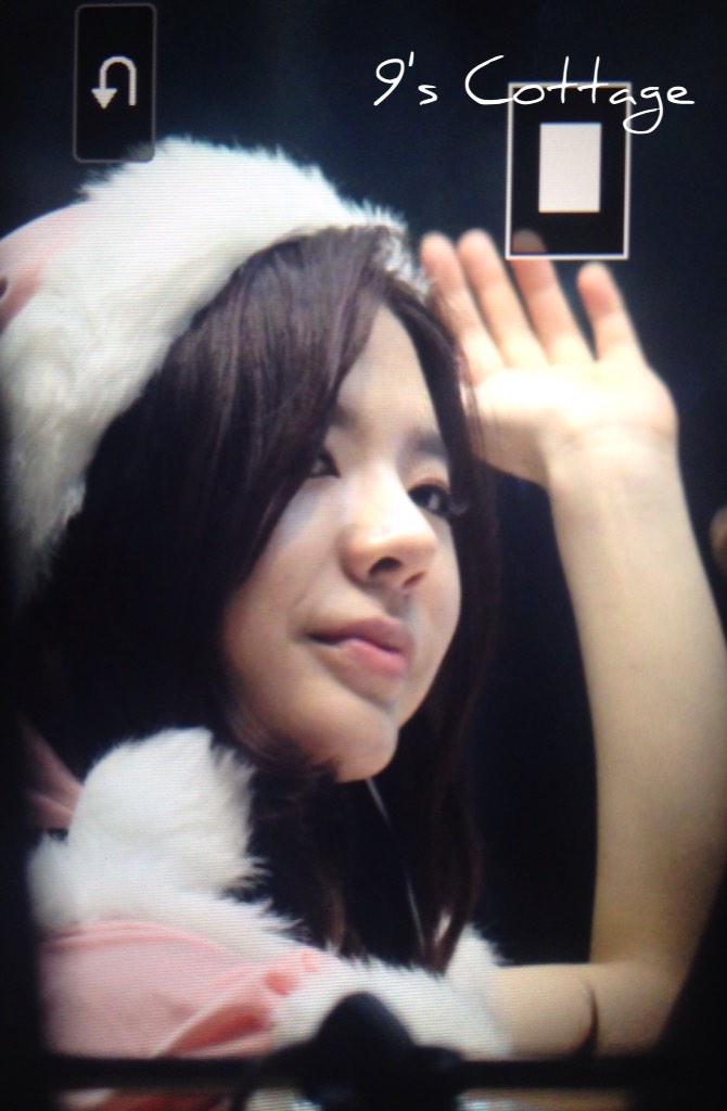 GirlsCottage's tweet photo. 141225 Sunny at FM Date ~ Merry Christmas! 메리~ 크리스마스! 🎅🎄 http://t.co/hMFTvxdbmf