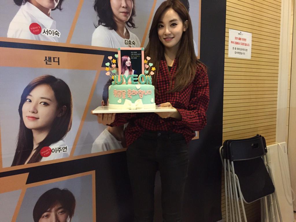filmduart's tweet photo. "@ASJuPal: 글이 짧게밖에 안써져서 사진으로 ㅎ ㅎ
첫공때 선물 크리스마스 선물 🎁 http://t.co/CyEk4qnjKQ" baby ❤❤❤❤