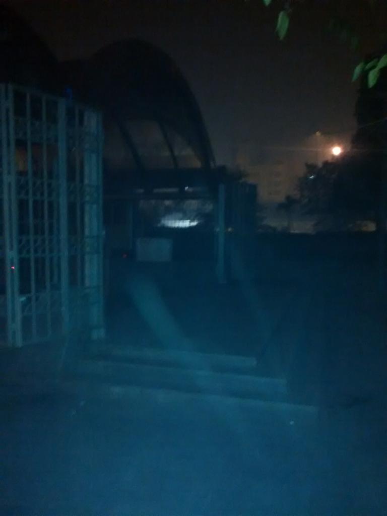 rchandan27's tweet image. #PoorLighting outside Jangpura Metro station in Delhi, Highly unsafe walkthrough after 7 PM @AtishiMarlena