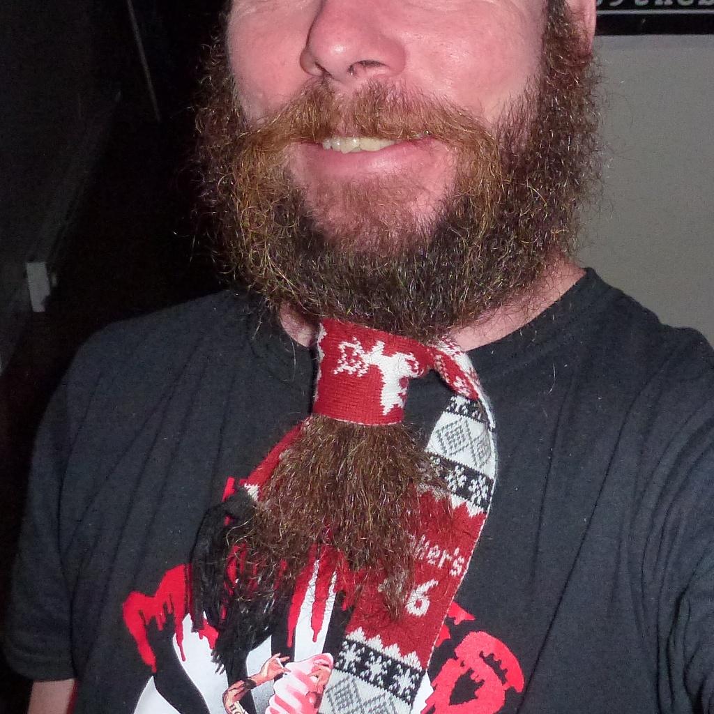 TheCptSpaulding's tweet photo. Merry Christmas from my beard to you http://t.co/k25C3ar7Ly