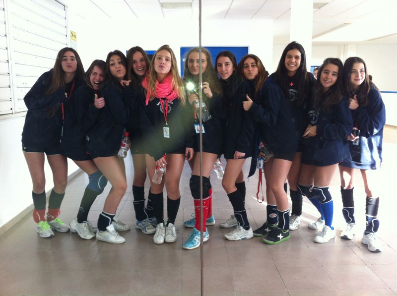 teresadomnguez_'s tweet photo. Esperemos que se vuelva a repetir lo de cadiz #olimpiadabajoaragon#zgz2014 #vamospilaristas @voleyjuvpilar http://t.co/gZHYdyLVVD