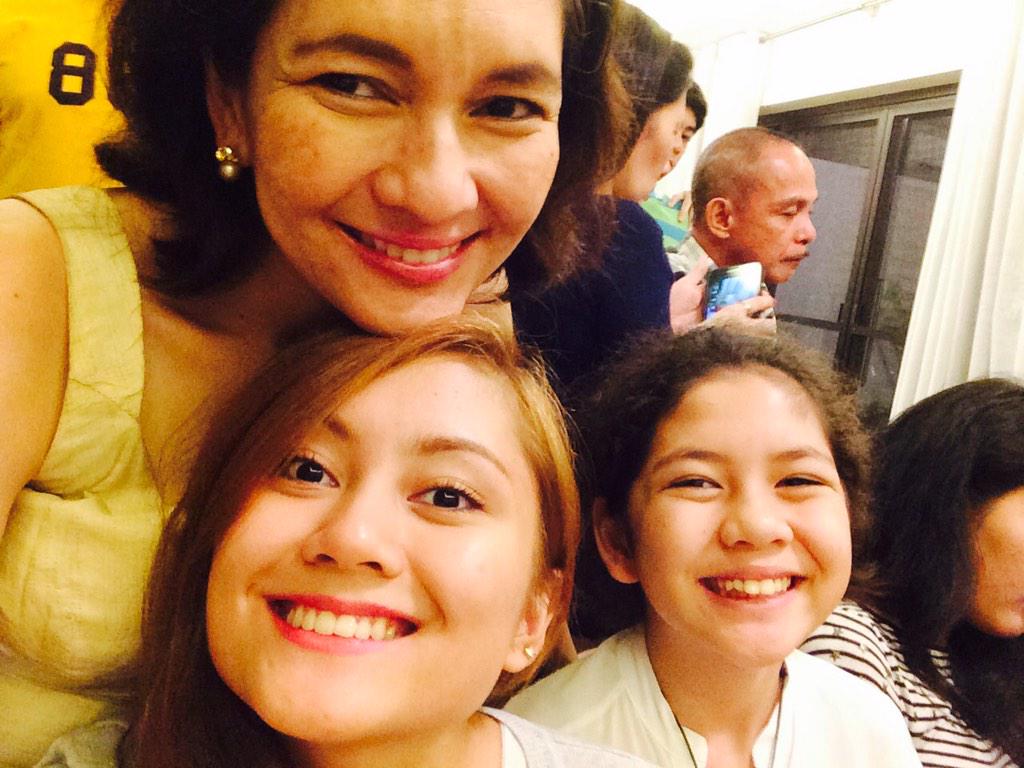 risahontiveros's tweet photo. Happy me w/ @issypeasy &amp; Sinta loves. In the background is Efren http://t.co/11vtALKY30