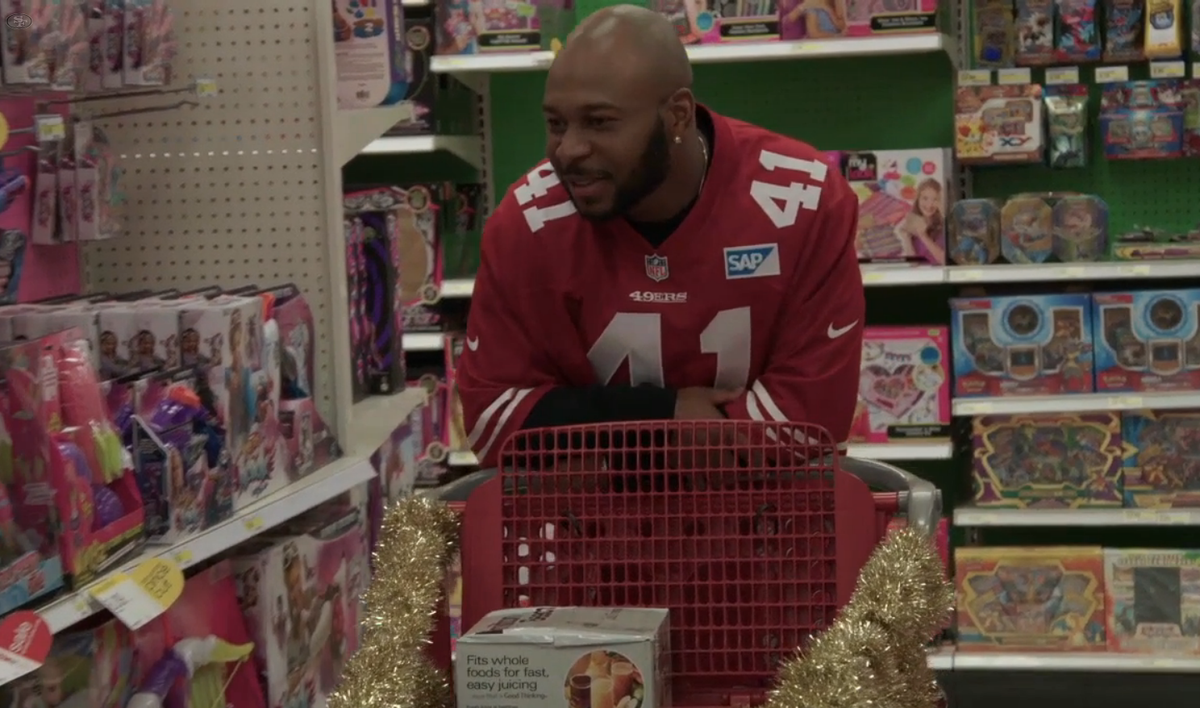 49ers's tweet photo. In an effort to bring cheer to those in need, players went shopping with underserved youth.

http://t.co/M4KfE4dEsB http://t.co/UebVbrqttm