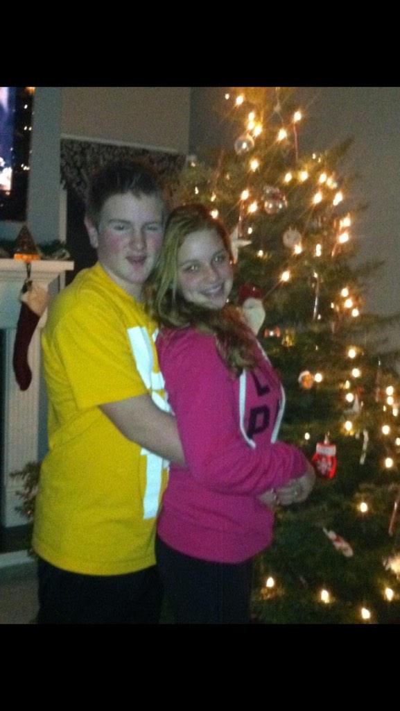 QuesoBaby's tweet photo. Wishing everyone a Queso filled Christmas from me and the mrs 🎁🎄 http://t.co/EOVFXLjK0y
