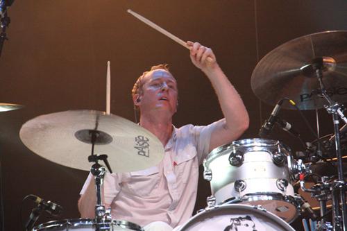 Hoy cumple años mi baterista Favorito!! 
El Maestro Josh Freese. :)
Happy Birthday 